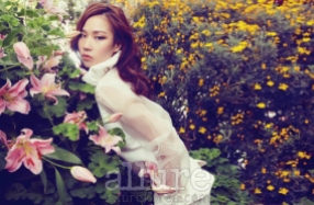 Kim Won Kyung Floral Allure Magazine April 2013 (3)