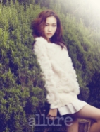 Kim Won Kyung Floral Allure Magazine April 2013 (5)